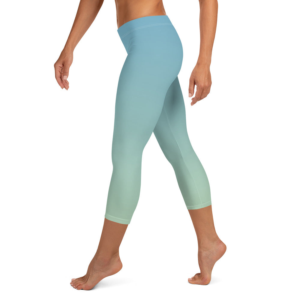 Cloudy Sky FLAKOUT Sport Women's Capri Leggings - FLAKOUT